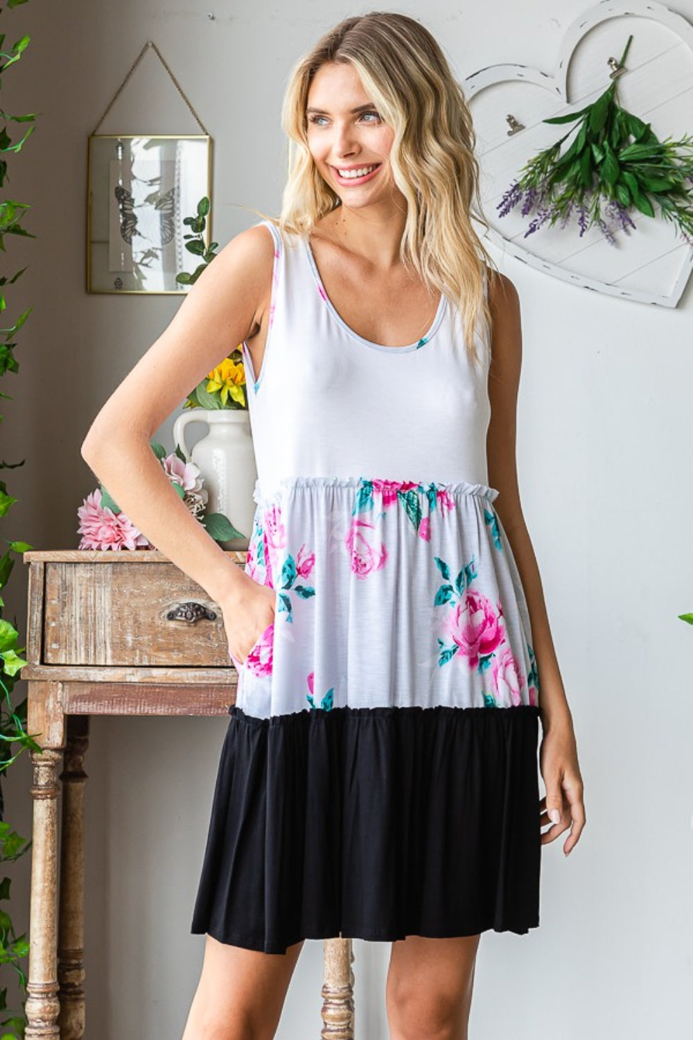 Full Size Scoop Neck Frill Tiered Dress For Women – Playful Tiered Dress, Chic Frill Dress, Feminine Scoop Neck Dress, Flattering Tiered Dress, Stylish Frill Dress, Comfortable Scoop Neck Dress, Versatile Tiered Dress